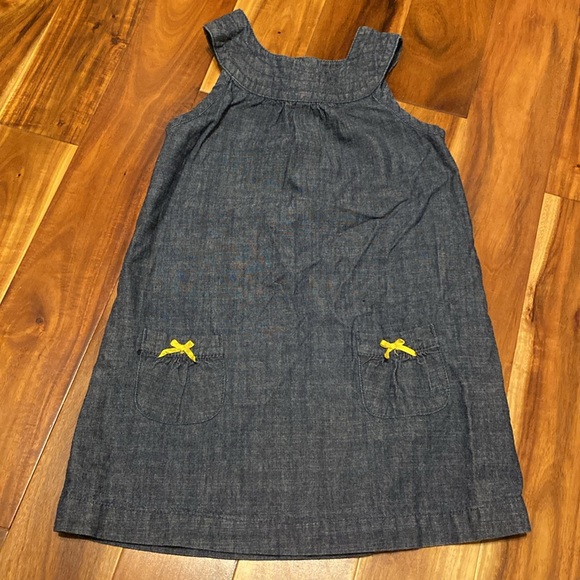 Girl’s Size 3 Carter’s Outfit: Denim Apron Dress, Polka Dot T-shirt & Cardigan - Picture 4 of 9